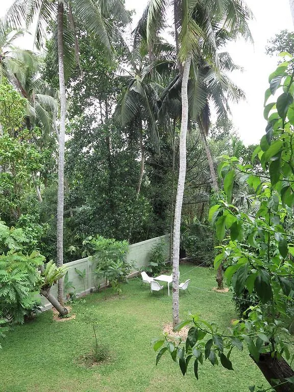 The Mirror Mansion Hotel Rajagiriya