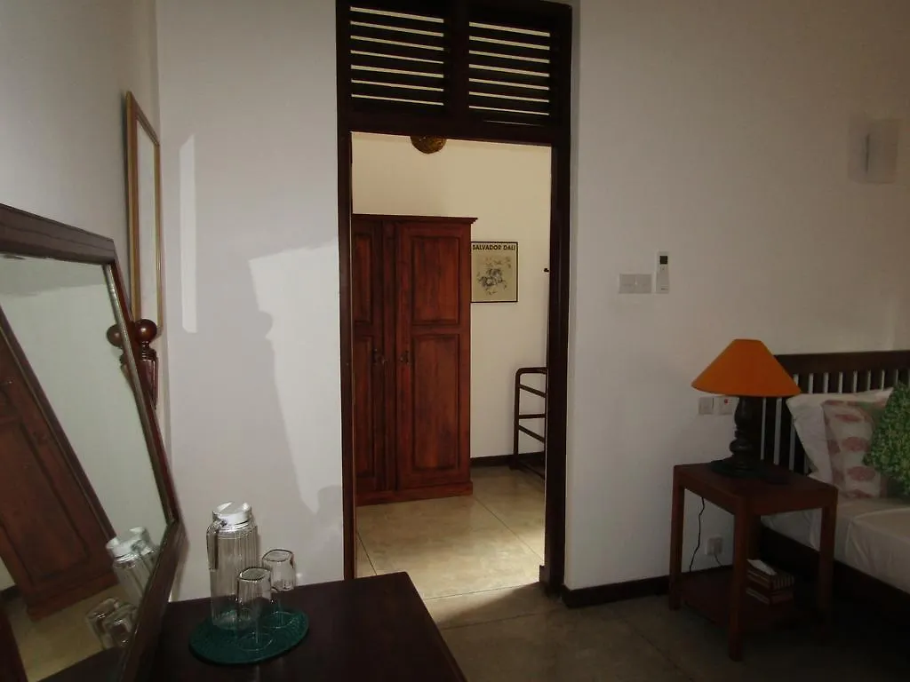 The Mirror Mansion Hotel Rajagiriya
