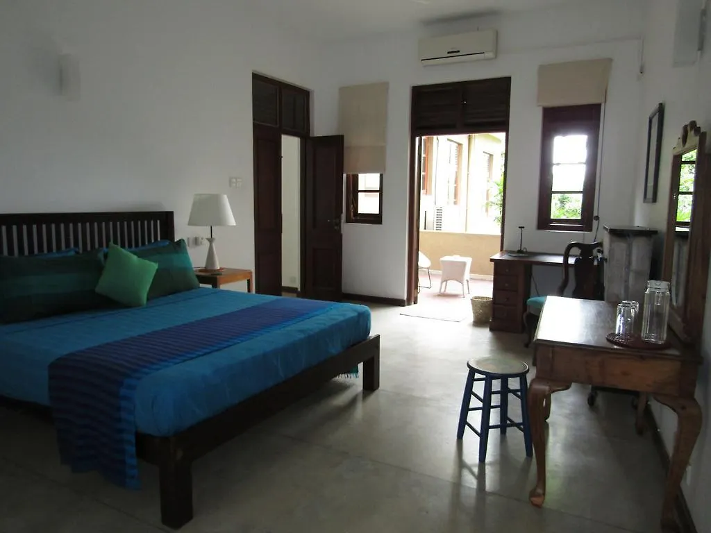 The Mirror Mansion Hotel Rajagiriya 3*,  Sri Lanka