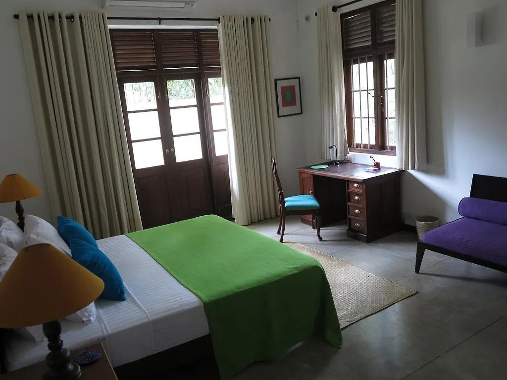 The Mirror Mansion Hotel Rajagiriya Gæstehus
